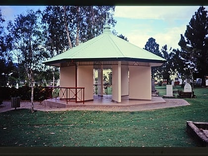 mcleod street pioneer cemetery cairns